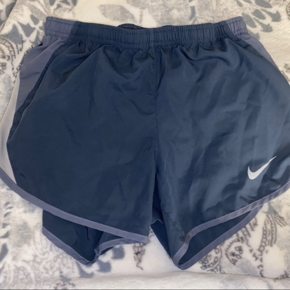 grey nike sport shorts